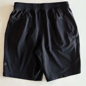 lululemon chill motion short
